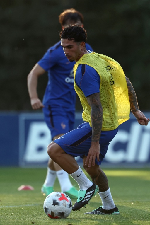Le milieu de terrain Lucas Da Cunha à l'entraînement avec l'équipe de France le 21 septembre 2026 à Clairefontaine-en-Yvelines