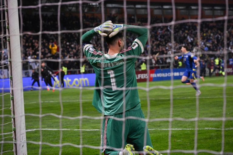 Le gardien et capitaine de l'Italie Gianluigi Donnarumma est désespéré après la défaite contre la Bosnie en finale des barrages européens pour le Mondial-2026 le 31 mars 2026 à Zenica