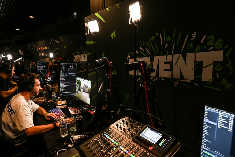 Un streamer participe au ZEvent, un événement caritatif de collecte de fonds organisé sur trois jours de diffusion en direct, à Montpellier, le 5 septembre 2026