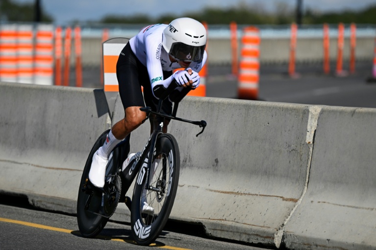 Le Mexicain Isaac del Toro victorieux lors du contre-la-montre des Mondiaux de cyclisme le 20 septembre 2026 à Montréal au Canada