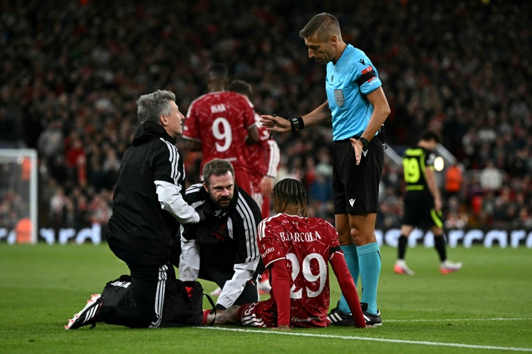 L'ailier français de Liverpool Bradley Barcola, touché lors du match contre l'Atlético Madrid en Ligue des champions, le 9 septembre 2026