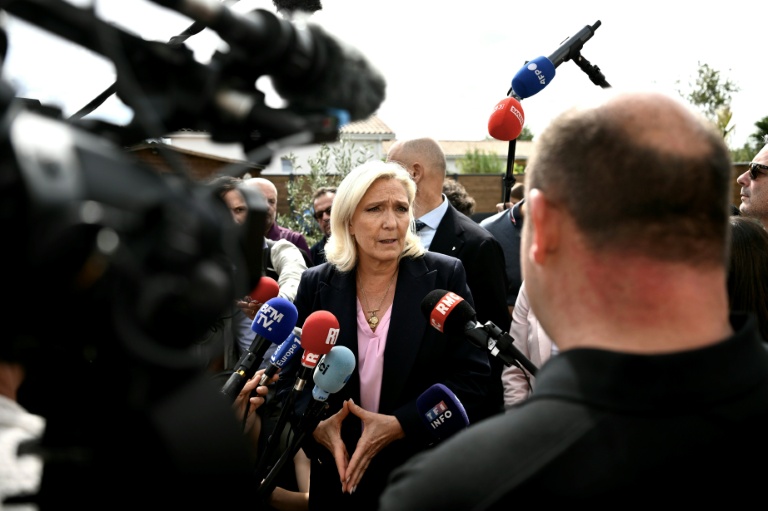 La candidate RN à l'élection présidentielle Marine Le Pen, le 17 septembre 2026, au Porge, en Gironde