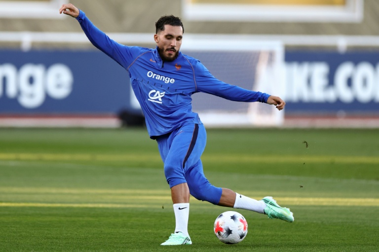 Le milieu de terrain Rayan Cherki à l'entraînement de l'équipe de France le 22 septembre 2026 à Clairefontaine-en-Yvelines