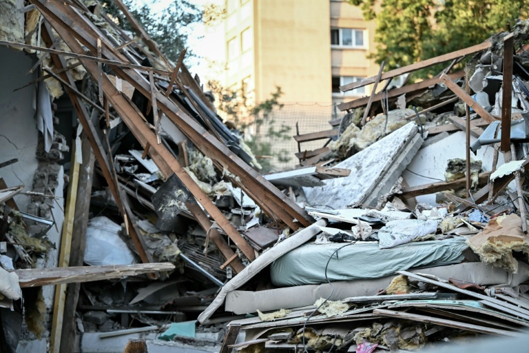 Les décombres après l'explosion d'un pavillon à Aubervilliers, en Seine-Saint-Denis le 6 septembre 2026