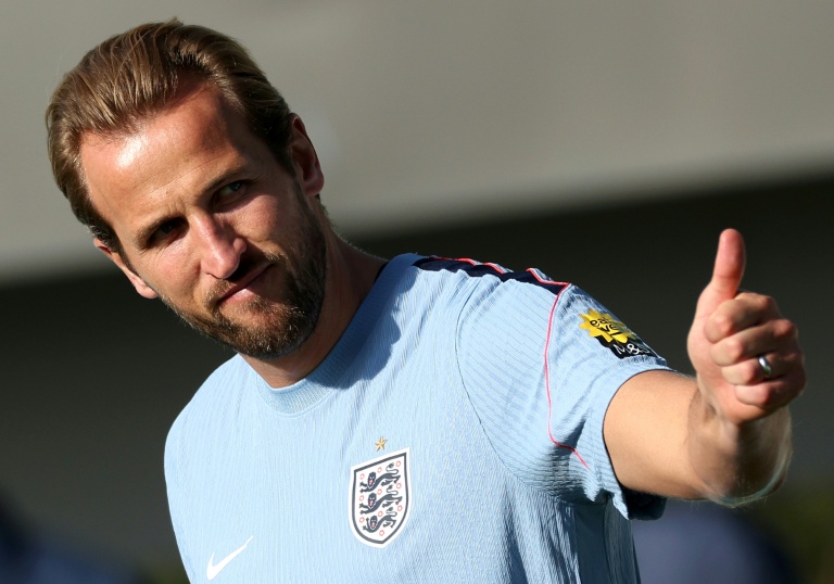 L'attaquant anglais Harry Kane arrive à l'entraînement des Three Lions avant le match de Ligue des nations contre l'Espagne championne du monde le 22 septembre 2026 à Burton-upon-Trent