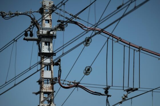 Caténaires ferroviaires endommagées par la canicule en France