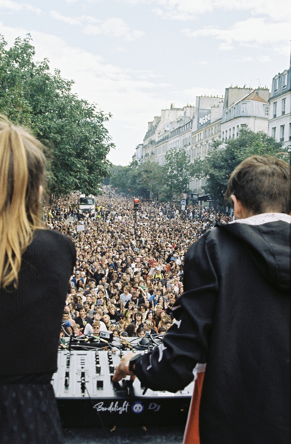 La Techno Parade revient ce 19 septembre 2026, après deux ans d'absence.