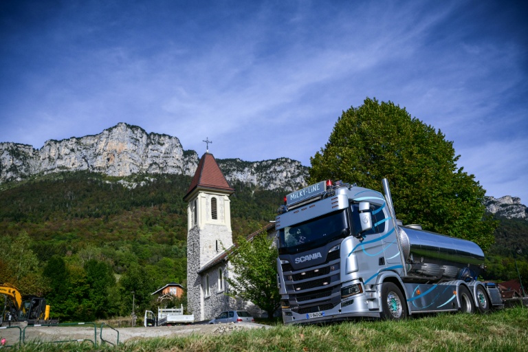 Face à la sécheresse, Sainte-Marie-du-Mont, petit village de Chartreuse, est contraint de s'approvisionner en eau par camion-citerne le 21 septembre 2026