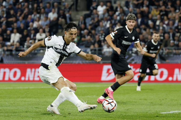 L'attaquant de Rennes Estéban Lepaul (à gauche), le 16 septembre 2026 en Europa League contre Sturm Graz