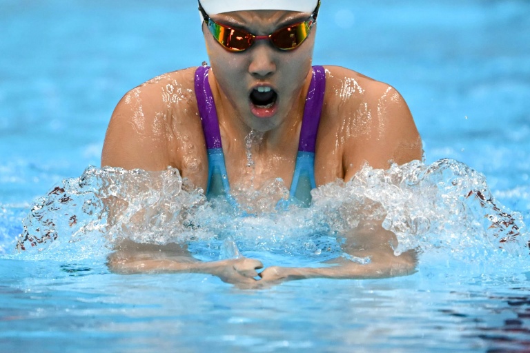 Yu Zidi nage durant la finale du 400 m quatre nages des Jeux asiatiques, le 23 septembre 2026 à Tokyo