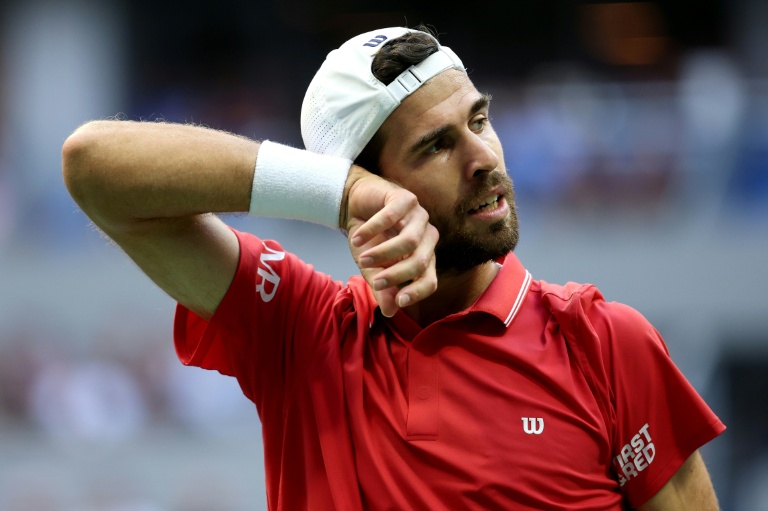 Le Russe Karen Khachanov lors de sa demi-finale de l'US Open face à l'Allemand Alexander Zverev (hors-champ), à New York, le 11 septembre 2026