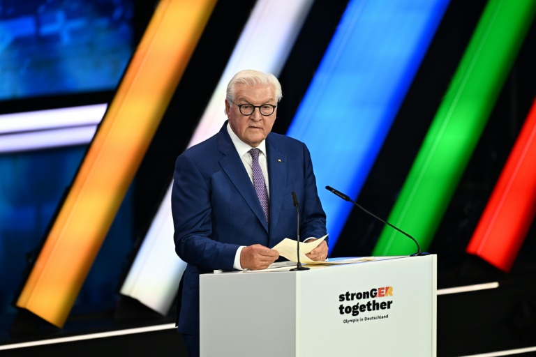 Le président allemand Frank-Walter Steinmeier lors de l'annonce par le Comité olympique allemand de la ville cadidate à l'organisation des Jeux olympiques d'été en 2036, 2040 ou 2044, le 26 septembre 2026 à Baden-Baden