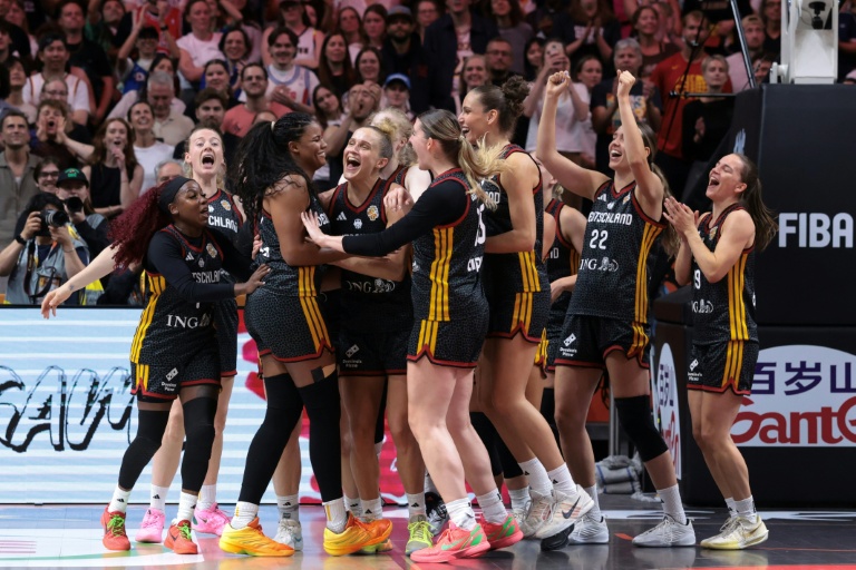 La joie des Allemandes après leur qualification pour les demi-finales de la Coupe du monde de basket ball le 10 septembre 2026 à Berlin. 