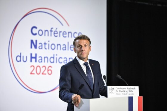 Emmanuel Macron lors de la Conférence Nationale du Handicap 2026 à Bobigny.