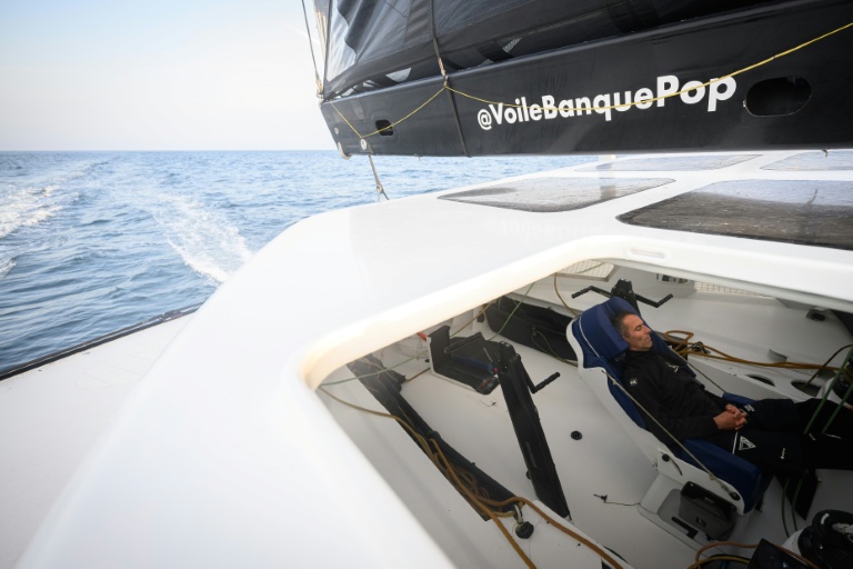 Le skipper Armel Le Cleac'h à bord du maxi-trimaran Banque Populaire XI, lors d'une session d'entraînement entre Bordeaux et Lorient, le 29 mai 2026