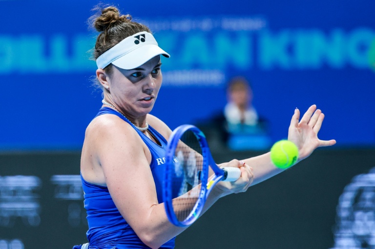 La Tchèque Linda Noskova contre l'Espagnole Cristina Bucsa en demi-finale de la BJK Cup le 25 septembre 2026 à Shenzhen