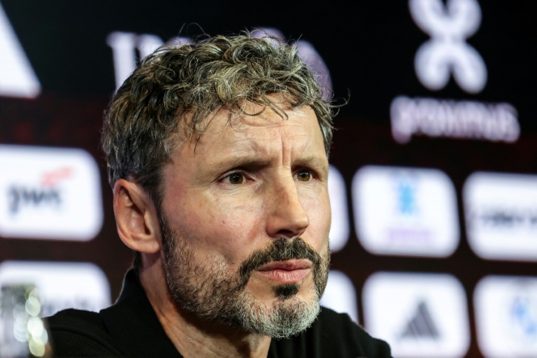 Le sélectionneur néerlandais de la Belgique, Mark van Bommel, tient une conférence de presse au centre national d'entraînement de Tubize, le 18 septembre 2026