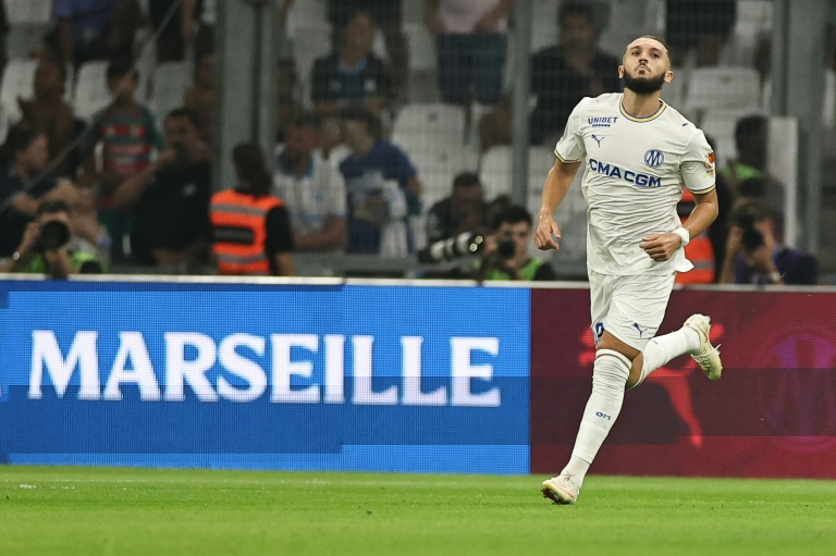 L'attaquant marseillais Amine Gouiri célèbre son deuxième but personnel face au Paris FC au sStade Vélodrome, le 6 septembre 2026