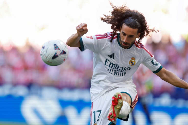 Le défenseur du Real fraîchement recruté Marc Cucurella contre l'Atletico de Madrid en Liga le 20 septembre 2026 à Madrid