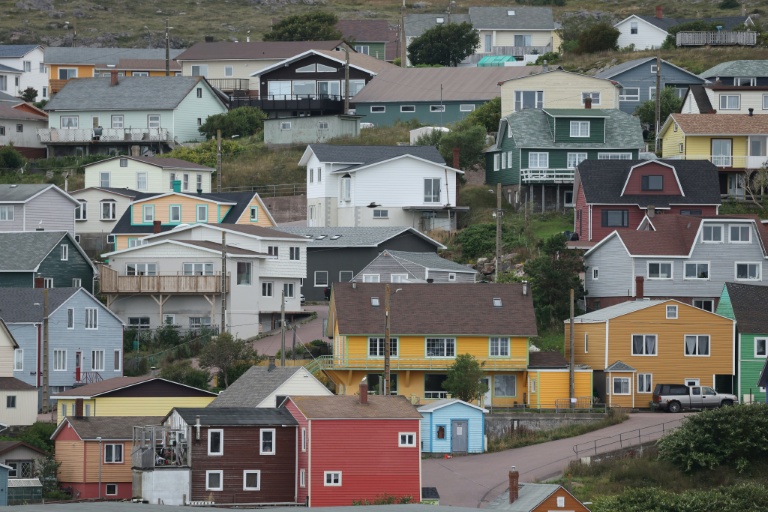 Des maisons à Saint-Pierre, dans l'archipel français de Saint-Pierre-et-Miquelon, situé dans l'Atlantique Nord, le 18 septembre 2026