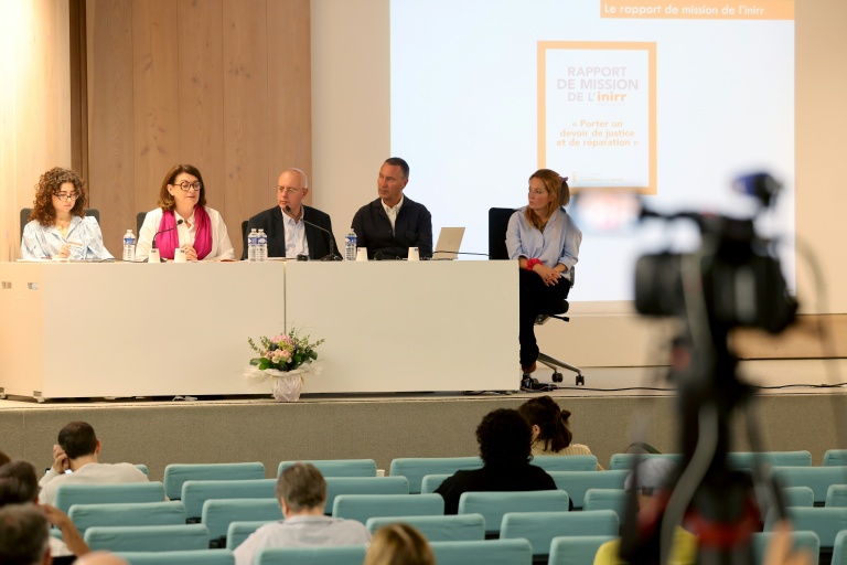Marie Derain de Vaucresson, 2ème position à gauche, lors d'une conférence de presse bilan de l'Inirr le 22 septembre 2026, à Paris
