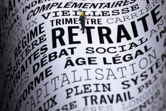 Mots-clés liés aux retraites, incluant 'retraite', 'âge légal', 'pension'.