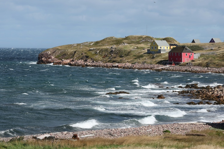 Une vue d'ensemble de la côte de l'île aux Marins, dans l'archipel français de Saint-Pierre-et-Miquelon (Atlantique Nord), le 19 septembre 2026