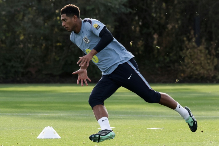 Jude Bellingham à l'entraînement avec la sélection d'Angleterre à la veille du match contre l'Espagne championne du monde le 25 septembre 2026 à Enfield au nord de Londres