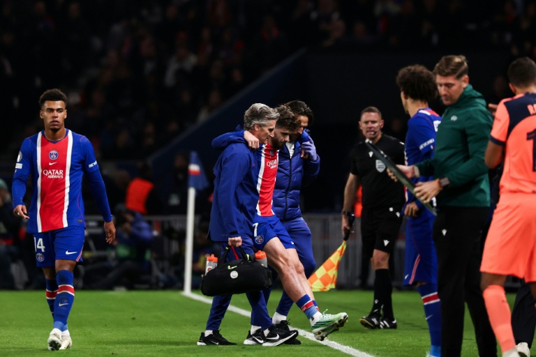 Le PSG doit affronter Lyon en L1 sans Khvicha Kvaratskhelia blessé lors du match contre le Barça en C1 le 20 octobre 2026 à Paris