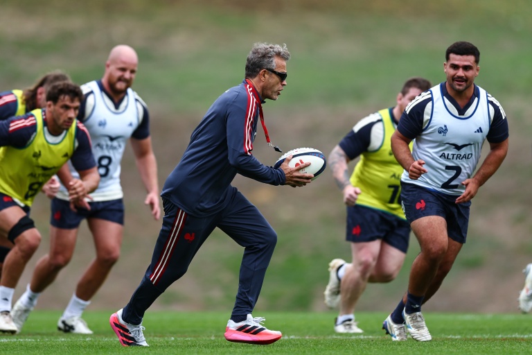 Entraîneurs Top 14 s'entraînent physiquement avec leurs joueurs