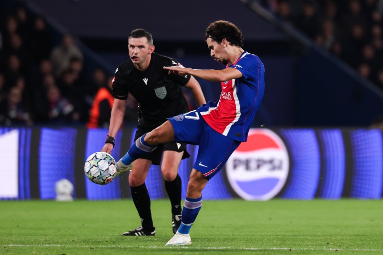 Le milieu de terrain portugais du PSG Vitinha, auteur d'un but face à Barcelone, le 20 octobre 2026 au Parc des Princes en Ligue des champions