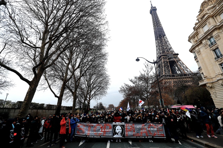 Marche blanche en hommage à Cédric Chouviat à Paris le 3 janvier 2021
