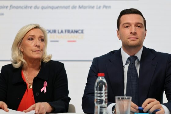 Le député du Rassemblement national Jean-Philippe Tanguy prononce un discours à l'Assemblée nationale