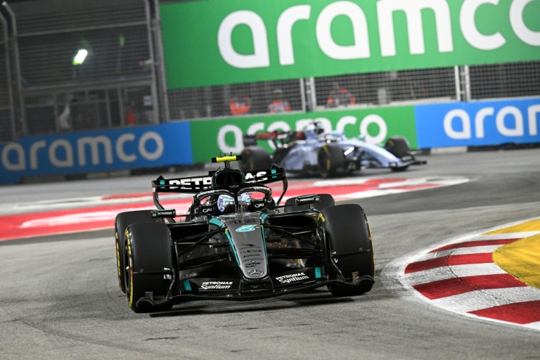 Le pilote Mercedes Kimi Antonelli au volant de sa monoplace lors des qualifications de la course Sprint du Grand Prix de F1 de Singapour le 9 octobre 2026
