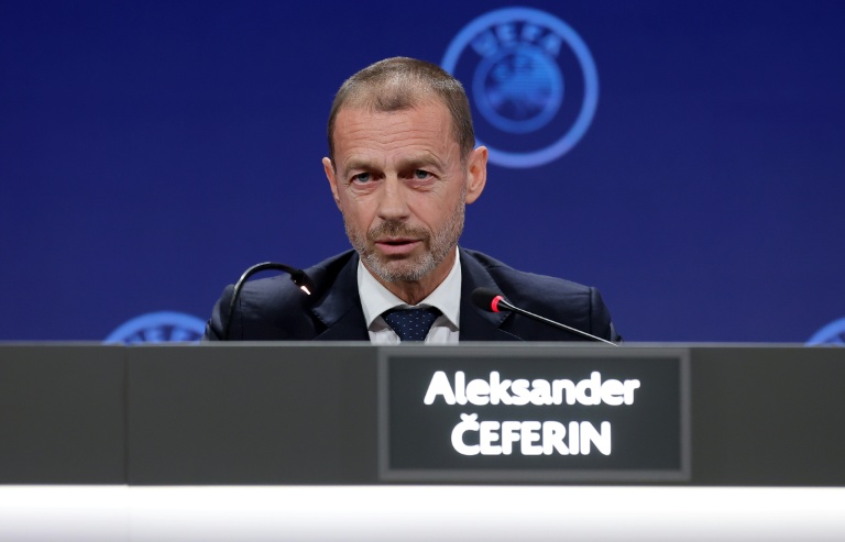 Aleksander Ceferin prend la parole à l'occasion du 49e congrès de l'UEFA, le 3 avril 2025 à Belgrade