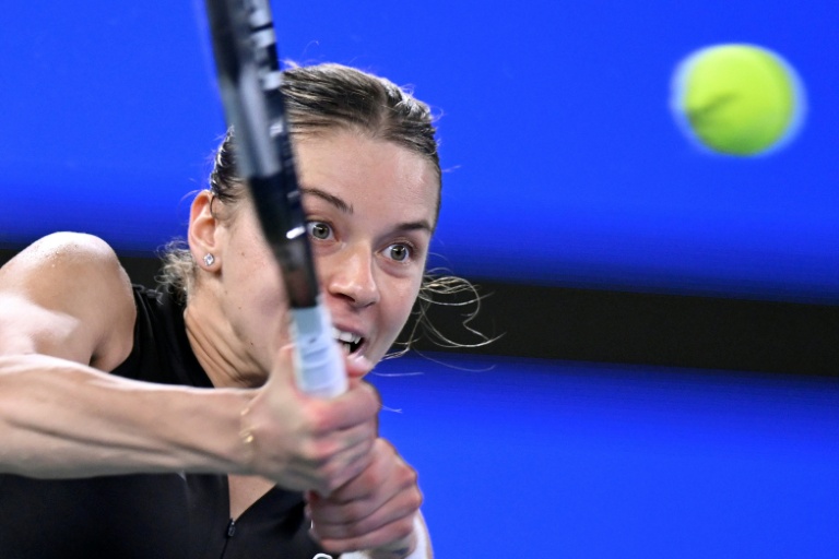 Maja Chwalinska joue un revers lors de la finale du tournoi WTA 1000 de Wuhan, le 18 octobre 2026
