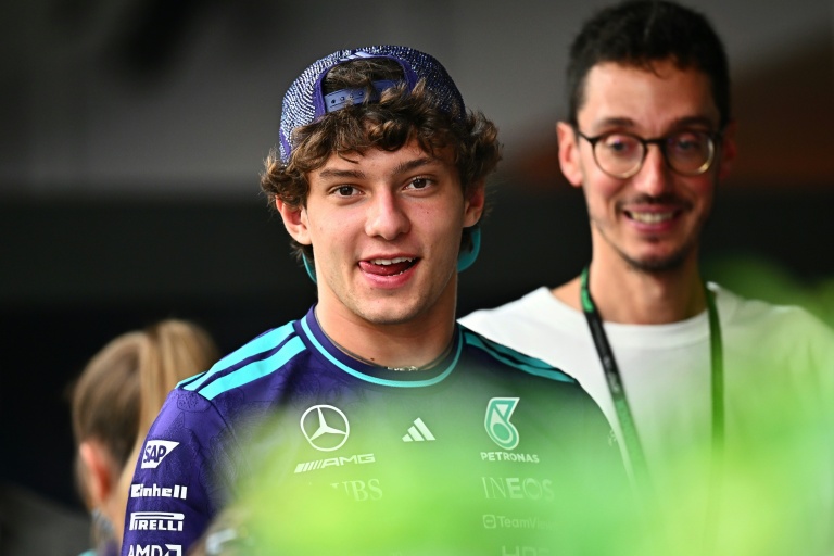 Le pilote George Russell se prépare pour le GP de Singapour.