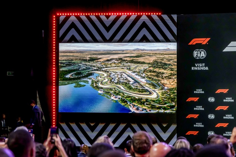 Une vue du futur circuit est présentée aux invités de la présentation du Grand Prix de Formule 1 au Rwanda, le 13 octobre 2026 à Kigali