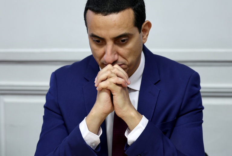 Ali Rabeh, le maire de Trappes, lors d'une conférence de presse à l'Assemblée nationale, à Paris, le 27 octobre 2026