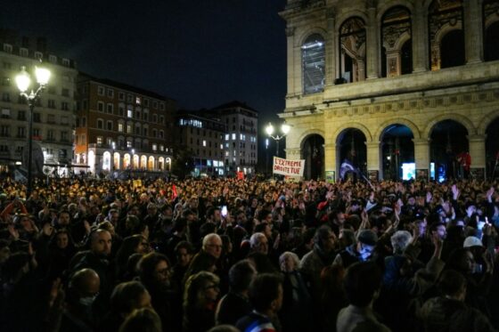 Rassemblement à Lyon en hommage aux victimes de l'attentat raciste de Trappes.