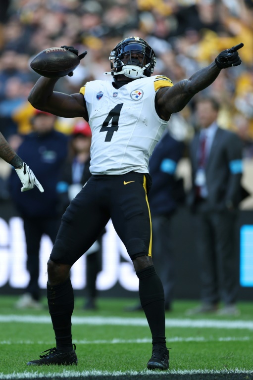 Le joueur des Pittsburgh Steelers DK Metcalf lors du match de NFL contre les New Orleans Saints au Stade de France à Saint-Denis (France) le 25 octobre 2026