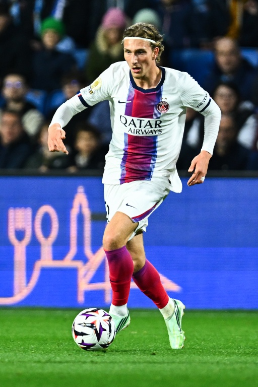 Le Belge Mika Godts lors du match de Ligue 1 entre le PSG et Le Havre au stade Océane du Havre le 30 octobre 2026