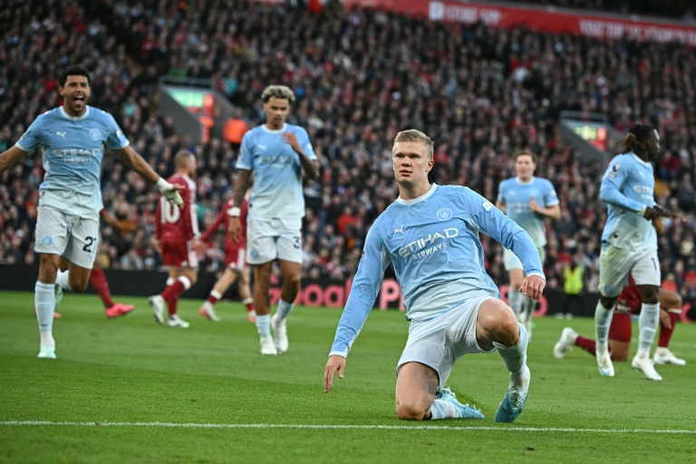 Erling Haaland célèbre son but lors de Manchester City contre Liverpool