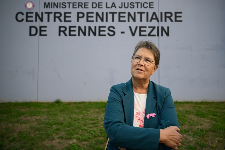 La députée socialiste Claudia Rouaux devant l'enceinte de la prison de Rennes-Vezin, le 12 octobre 2026