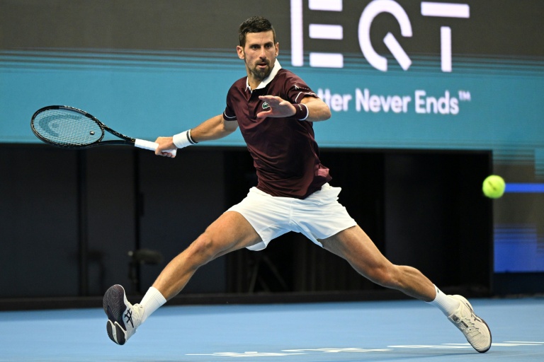 Novak Djokovic en action lors de la finale à Pékin