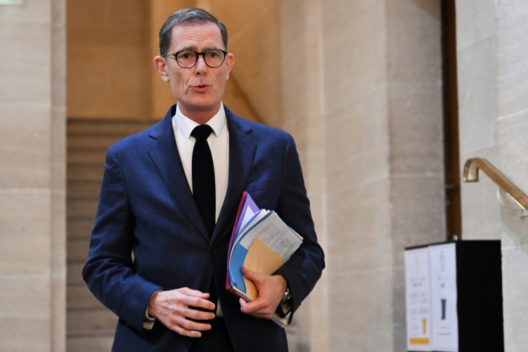 Le sénateur Laurent Lafon arrive pour une audition au Sénat, à Paris, le 22 octobre 2025