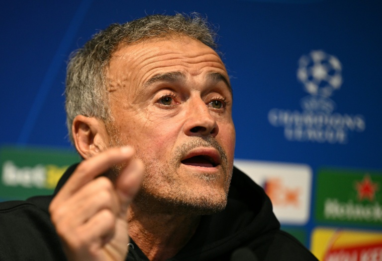 Luis Enrique lors d'une conférence de presse avant le match contre Manchester City.