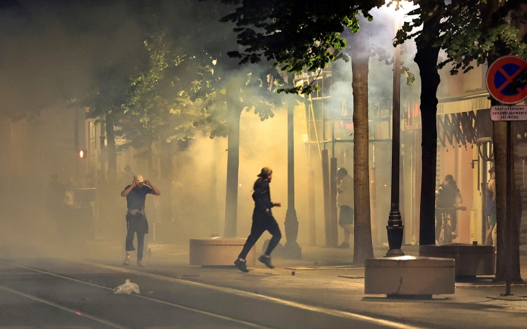 Des violences urbaines à Nice le 2 juillet 2023 après a mort de Nahel