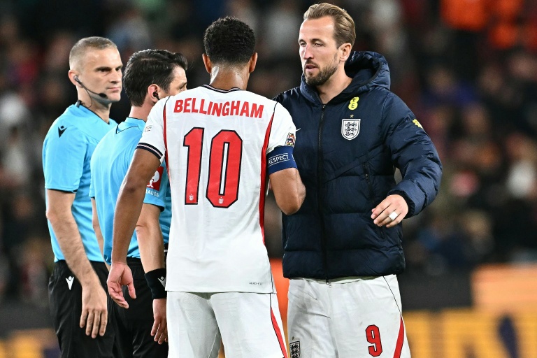 Le milieu de terrain anglais Jude Bellingham et l'attaquant anglais Harry Kane (d.) après un match de la Ligue des nations contre la République tchèque, à Prague, le 29 septembre 2026