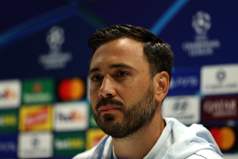 L'entraîneur italien de Lill Davide Ancelotti le 12 octobre 2026 en conférence de presse à l'Emirates avant le match contre Arsenal